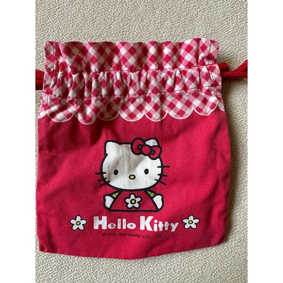 Hello Kitty Pouch - Picture 3 of 3